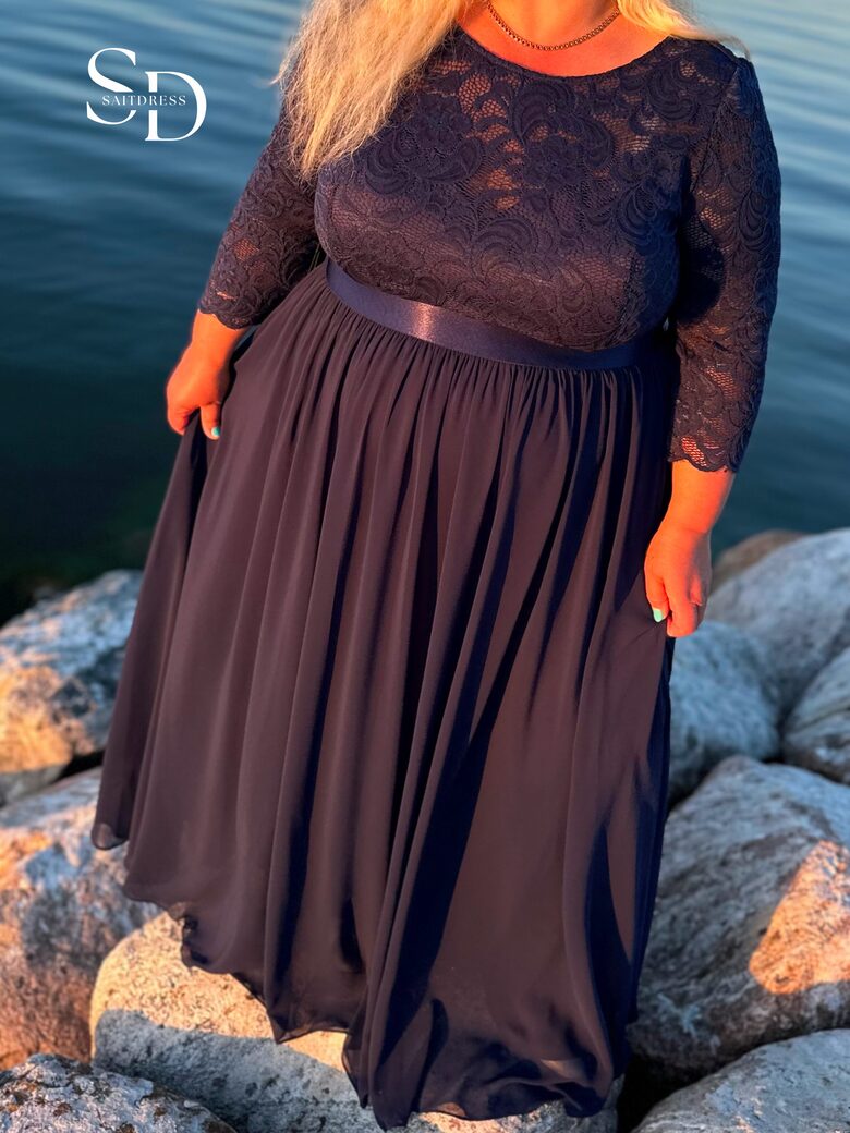 Kolmveerand varrukatega ja pitsist ülaosaga õhtukleit