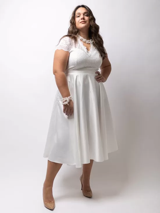 Pitsist ülaosa ja lühikeste varrukatega a-lõikeline midikleit